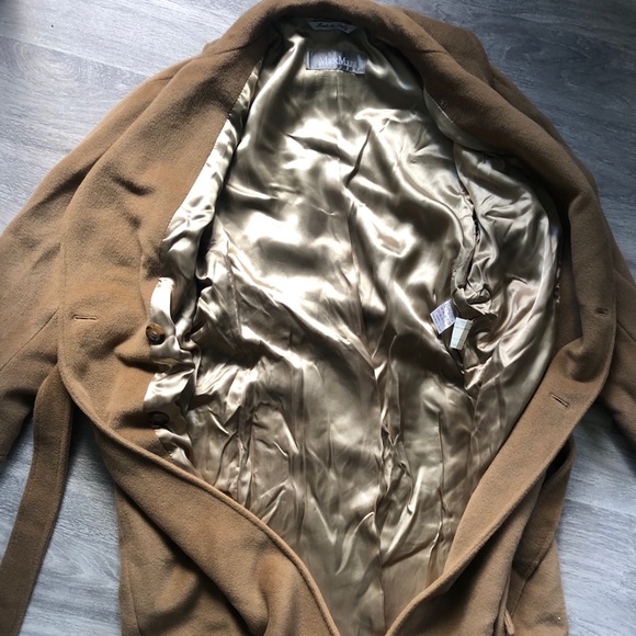 Max Mara 100% Virgin Wool Camel Long Coat Jacket - Picture 7 of 8